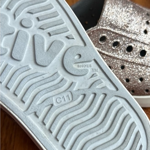 Native Shoes Girls Size C11 Glitter - Picture 5 of 6